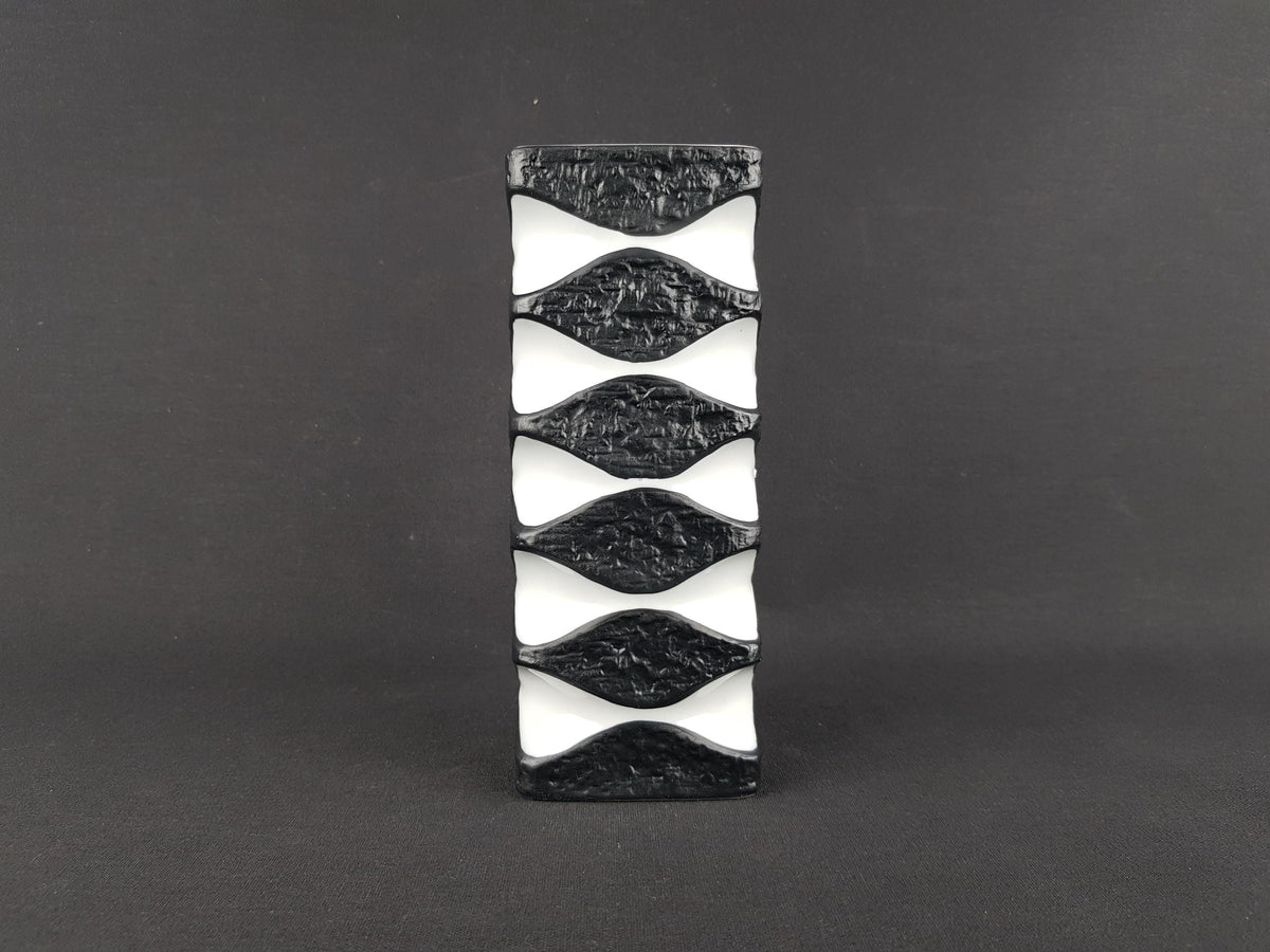 Vintage KERAFINA Porzellanfabrik Black and White Op Art Vase 640/2 – Royal KPM Bavaria – Designed by Ernst Fenzl – West Germany 1970s