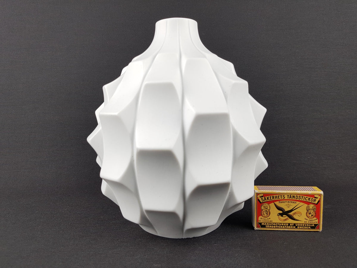 Vintage HUTSCHENREUTHER PORCELAIN Op Art ARTICHOKE Vase by Fuchs 1960-70s