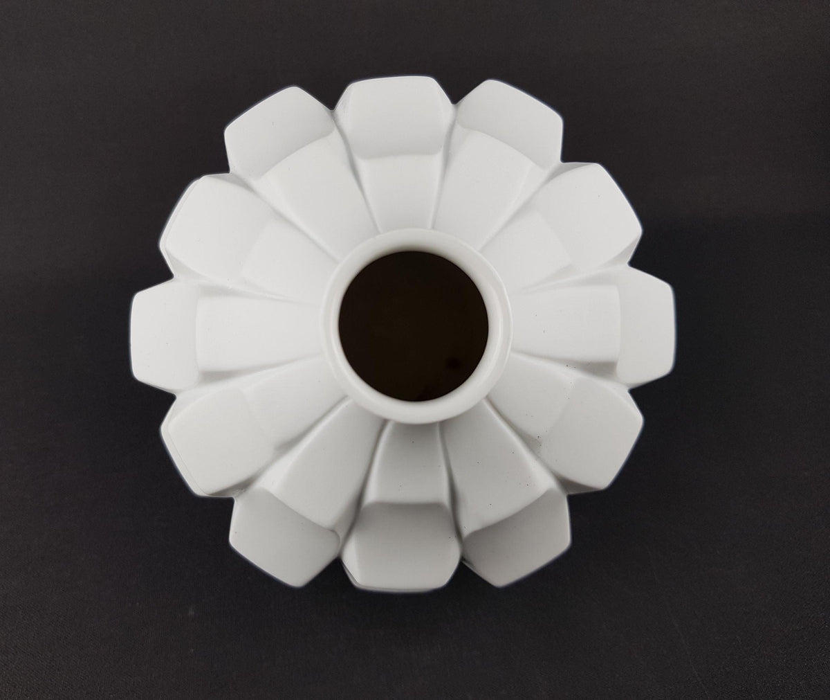 Vintage HUTSCHENREUTHER PORCELAIN Op Art ARTICHOKE Vase by Fuchs 1960-70s
