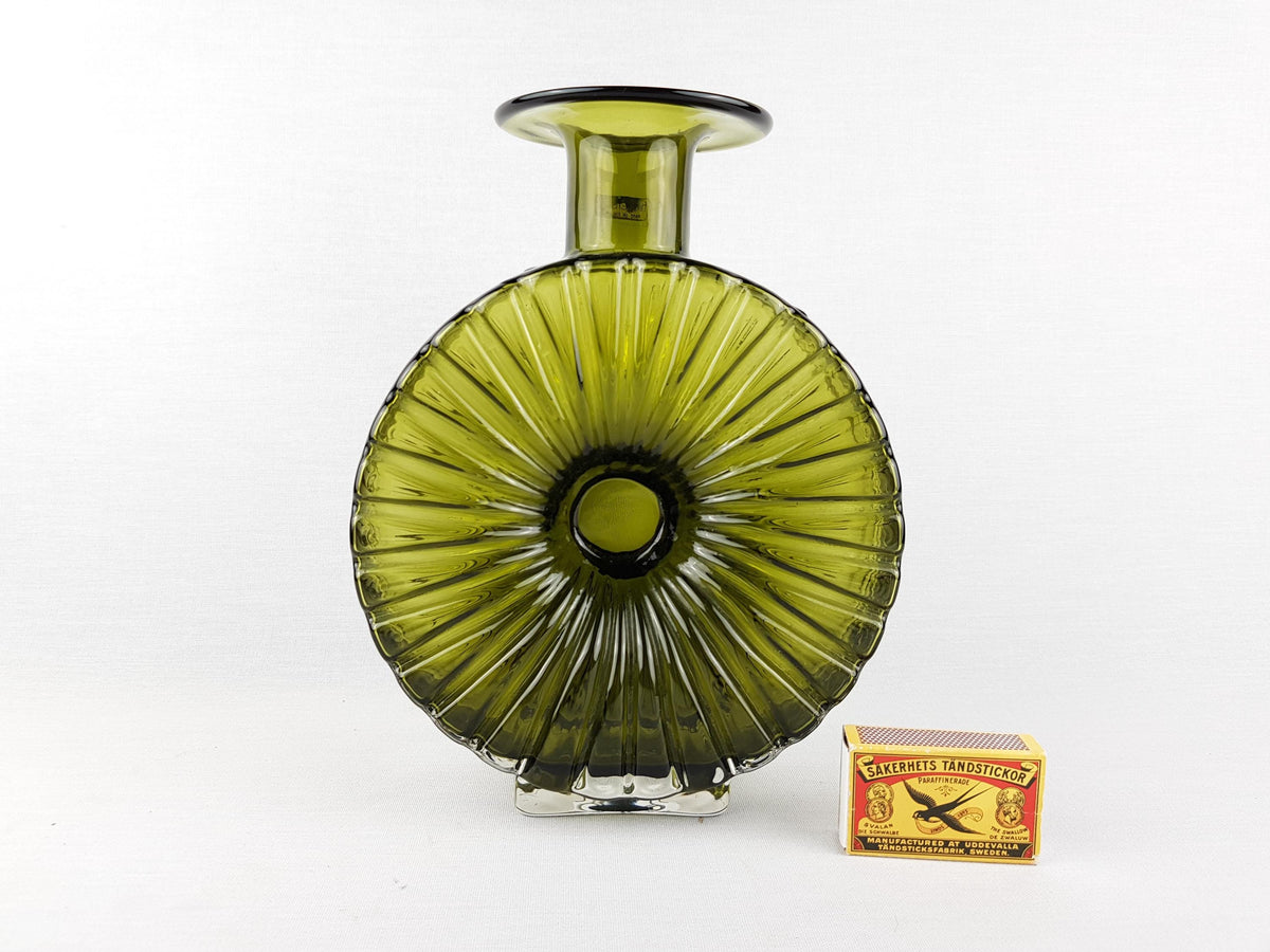 Vintage HELENA TYNELL 'Aurinkopullo' Green Glass Vase "Sun Bottle" for Riihimaen Lasi Finland 1960-70s