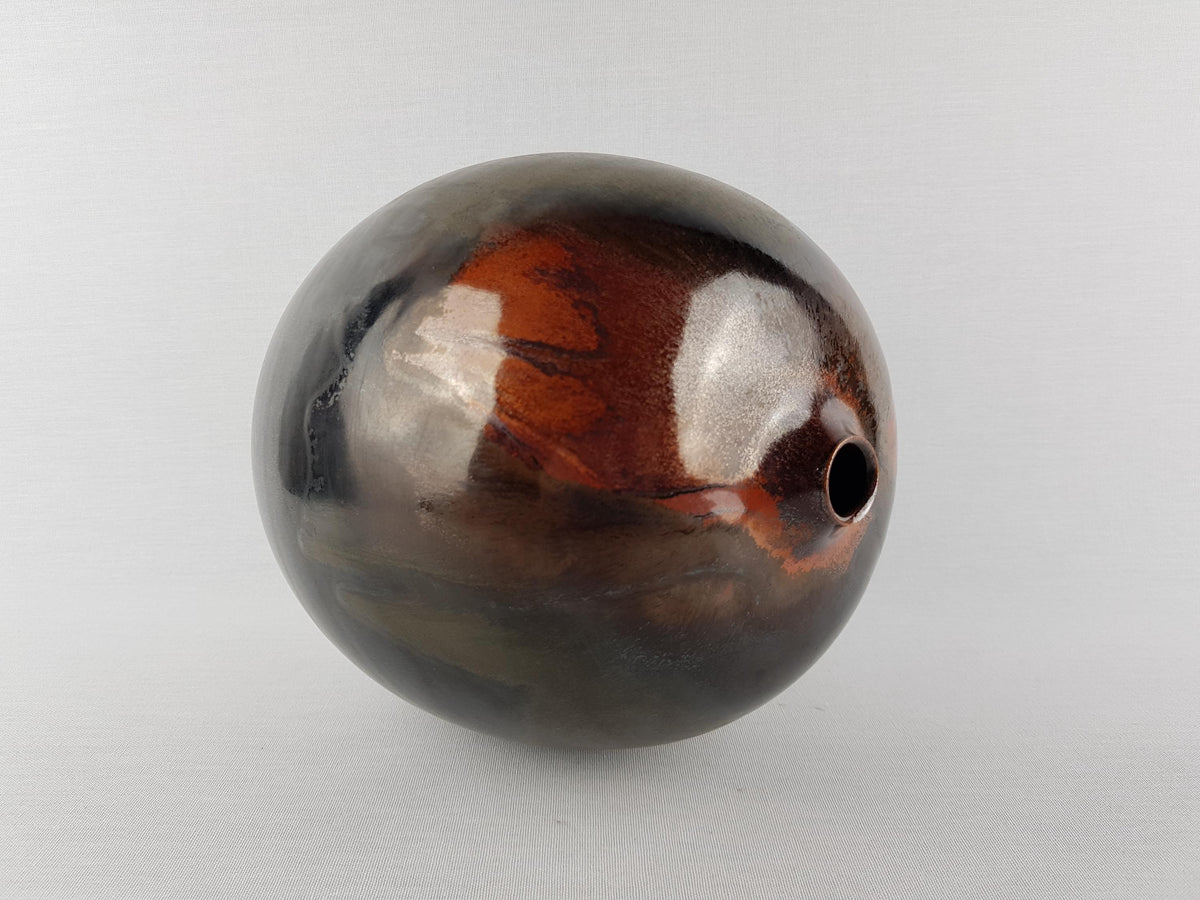 Vintage JAPANESE ART POTTERY Dark Brown Vase with metallic colors, Japanese studio pottery, high-fire reduction, late 20th century.