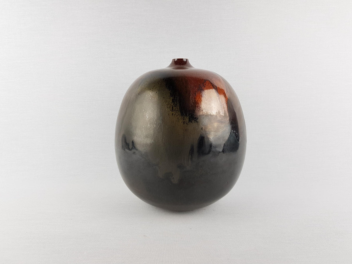Vintage JAPANESE ART POTTERY Dark Brown Vase with metallic colors, Japanese studio pottery, high-fire reduction, late 20th century.