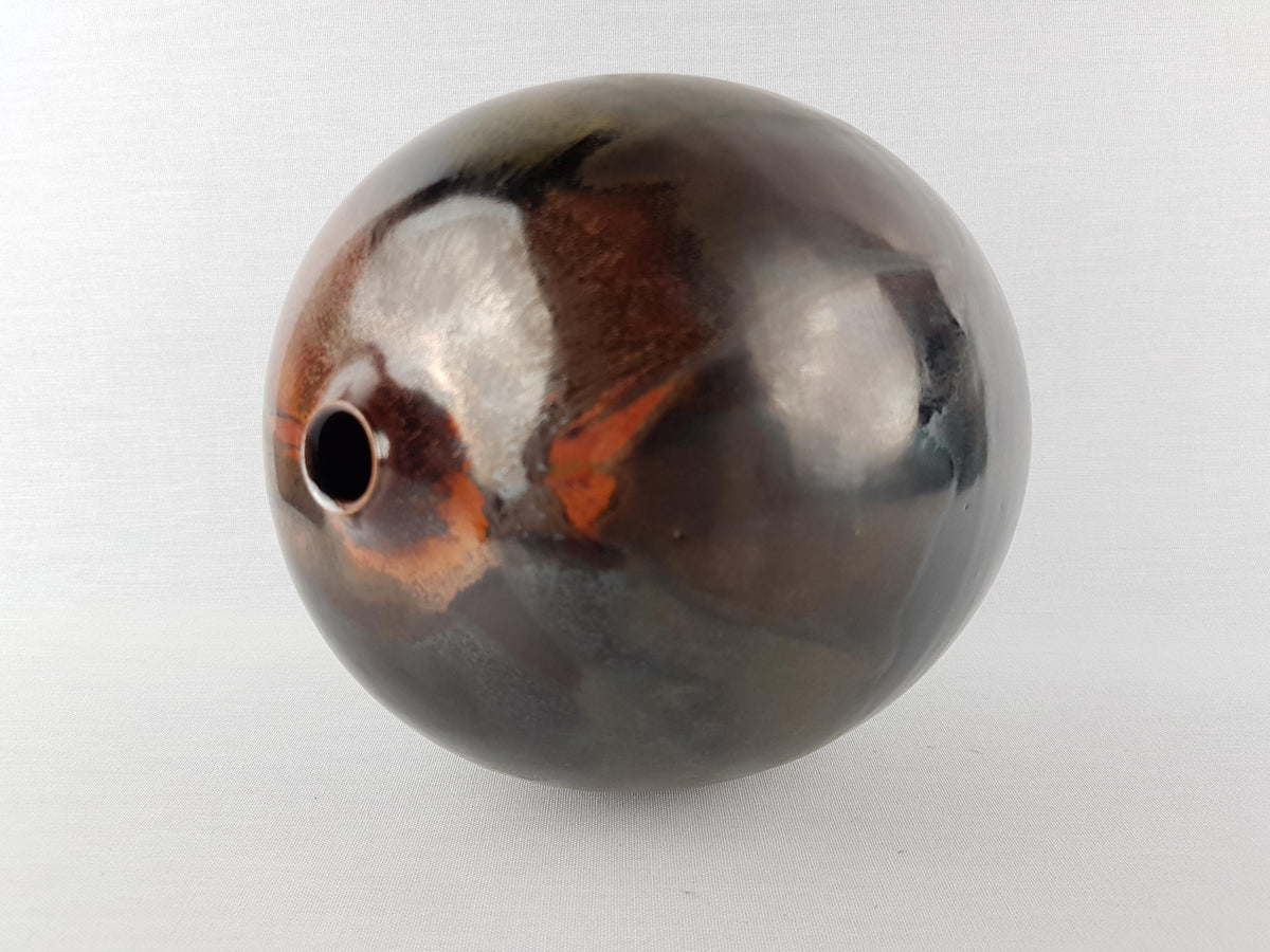 Vintage JAPANESE ART POTTERY Dark Brown Vase with metallic colors, Japanese studio pottery, high-fire reduction, late 20th century.