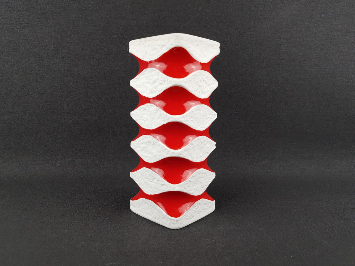 Vintage KERAFINA Porzellanfabrik Red and White Op Art Vase 640/2 – Royal KPM Bavaria – Designed by Ernst Fenzl – West Germany 1970s