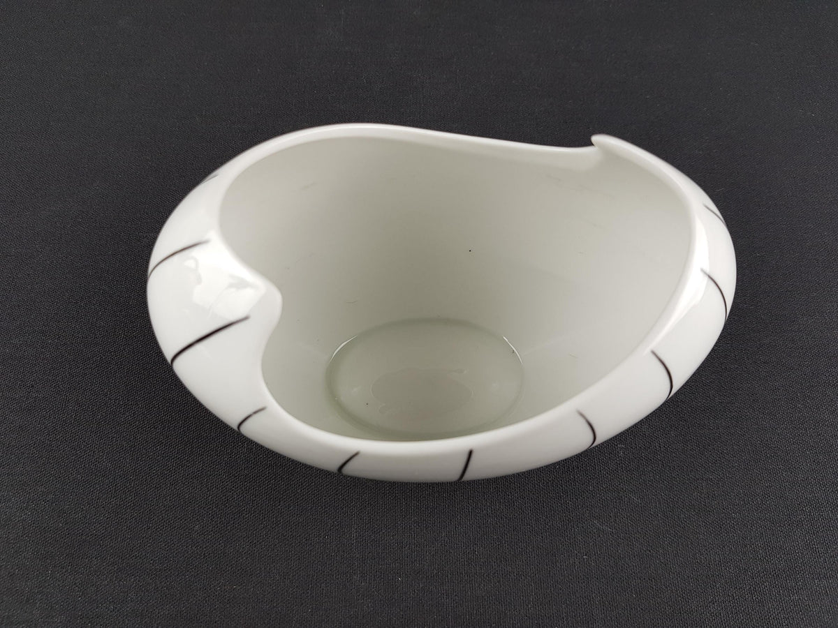 Vintage CREIDLITZ BAVARIA White Porcelain Folted Bowl West German Pottery 1960s 1970s