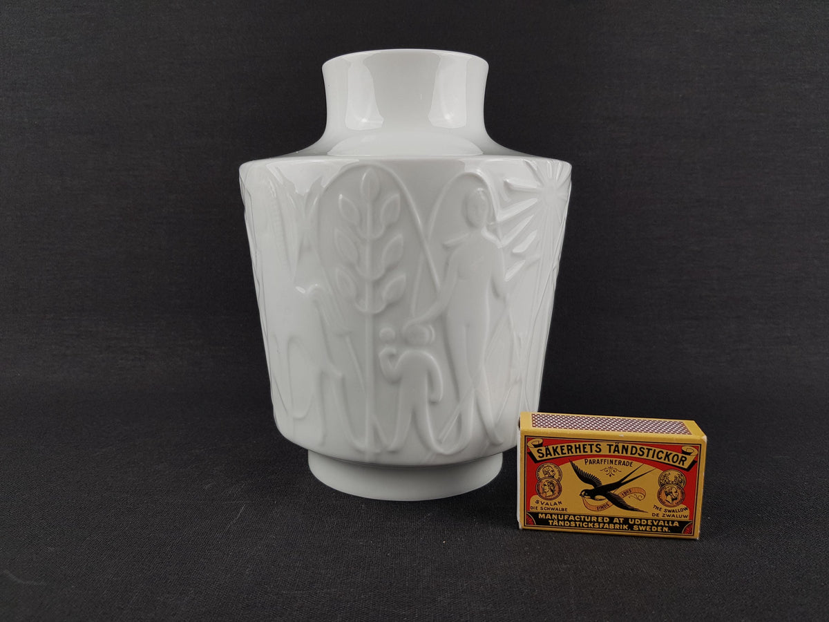 Vintage EDELSTEIN PORZELLAN White Glossy Vase with "Menschen im Paradies" decor by Kurt Wendler 1965