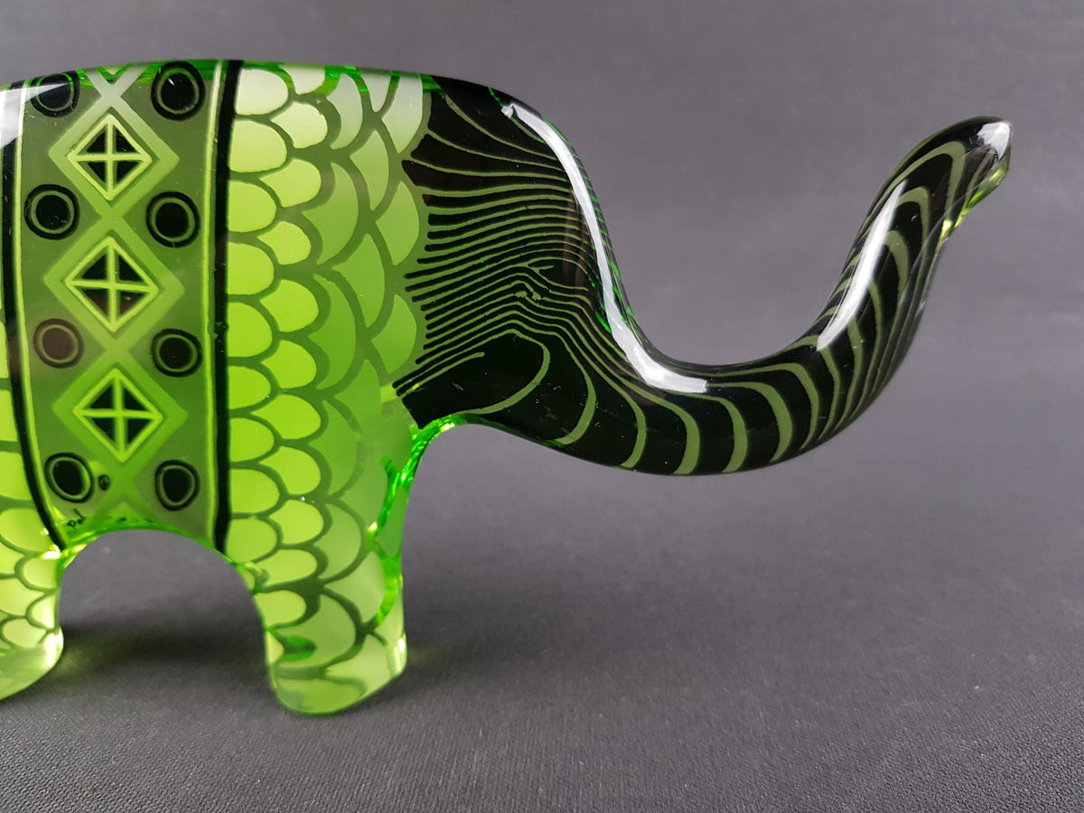 RARE -Vintage ABRAHAM PALATNIK Op Art Lucite Acryl Green Elephant Figurine Brasil Artemis Collection 1960-70