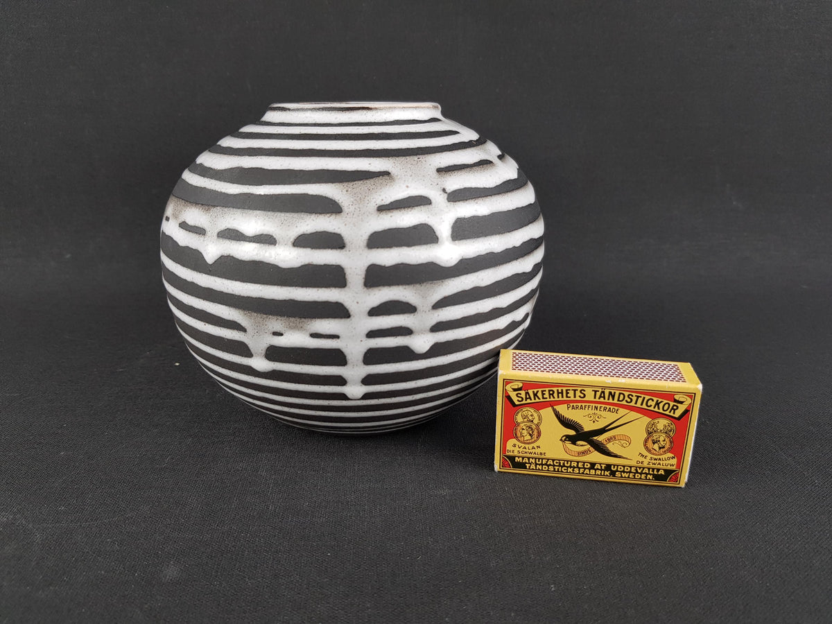 Vintage SCHLOSSBERG KERAMIK Ball Vase 109-1 with Roulette decor by Liesel Spornhauer 1950s