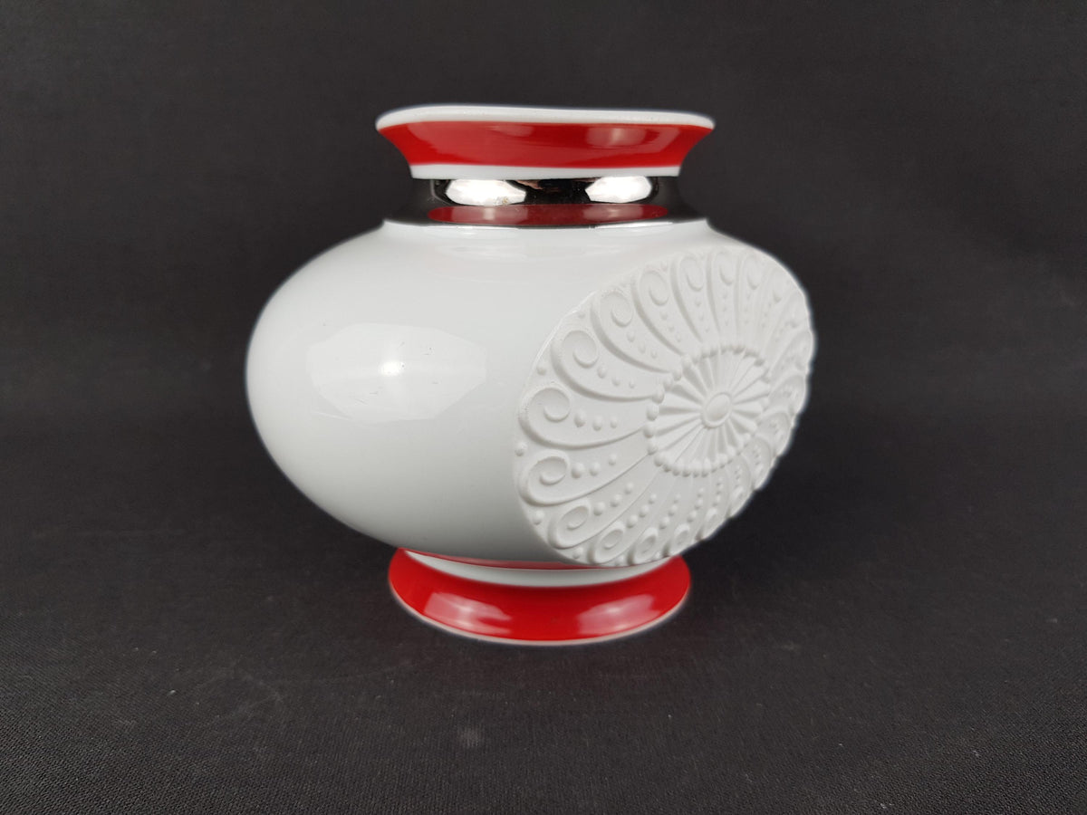 Vintage KERAFINA Porzellanfabrik White Biscuit Porcelain Vase with Red Accents and Relief Decor 721/2 – Royal KPM Bavaria West Germany 1970s