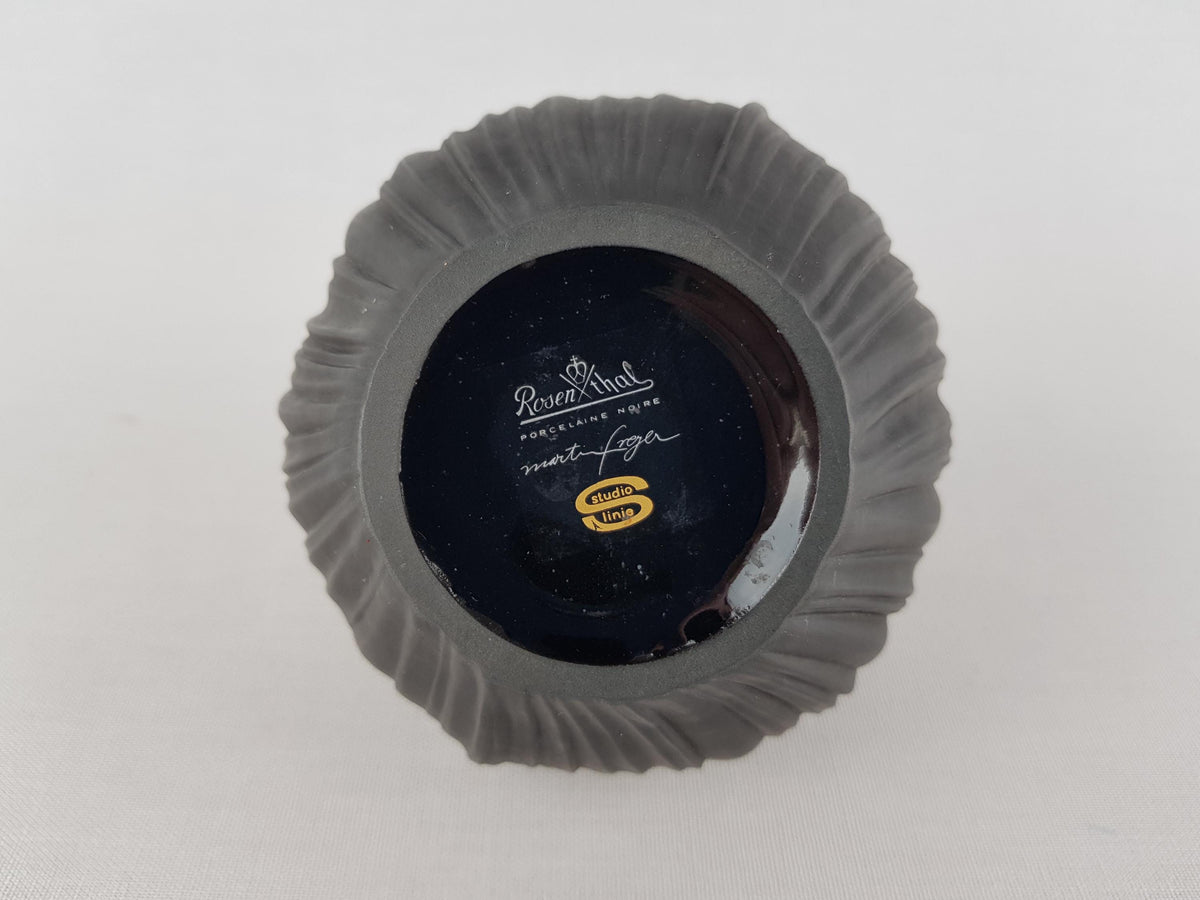 Vintage ROSENTHAL Studio Linie Porcelaine Noire Relief Vase 1970s by Martin Freyer West Germany