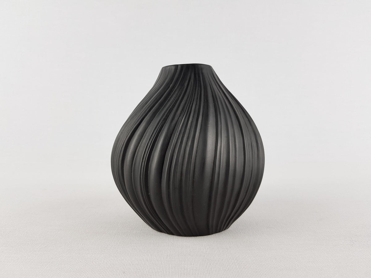 Vintage ROSENTHAL Studio Linie Porcelaine Noire Relief Vase 1970s by Martin Freyer West Germany