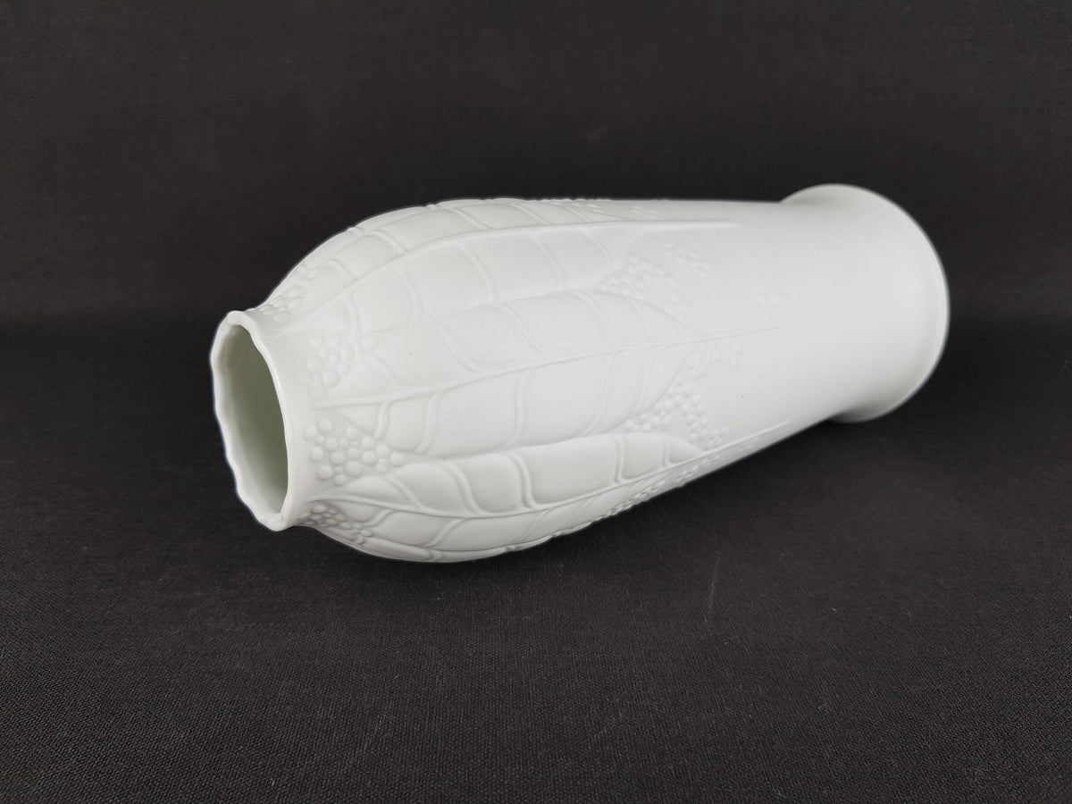 Vintage KERAFINA PORZELLAN White Porcelain Relief Decor Vase 5119/21 – Royal KPM Bavaria – West German Pottery Bavaria 1960s 1970s