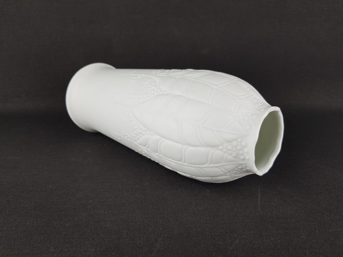 Vintage KERAFINA PORZELLAN White Porcelain Relief Decor Vase 5119/21 – Royal KPM Bavaria – West German Pottery Bavaria 1960s 1970s