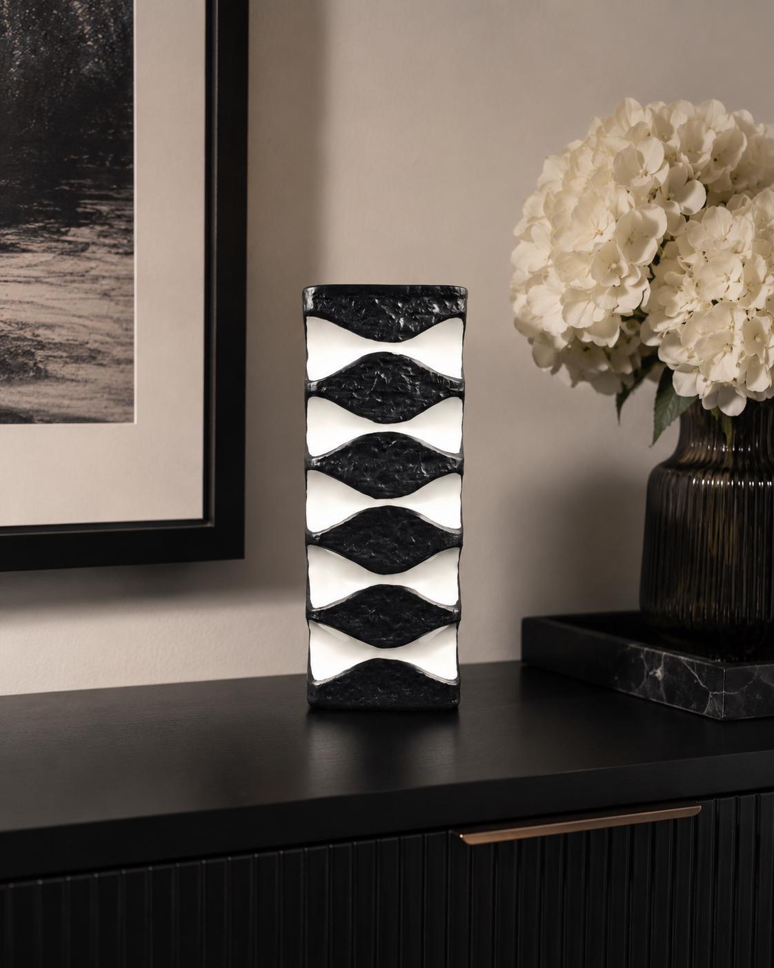 Vintage KERAFINA Porzellanfabrik Black and White Op Art Vase 640/2 – Royal KPM Bavaria – Designed by Ernst Fenzl – West Germany 1970s