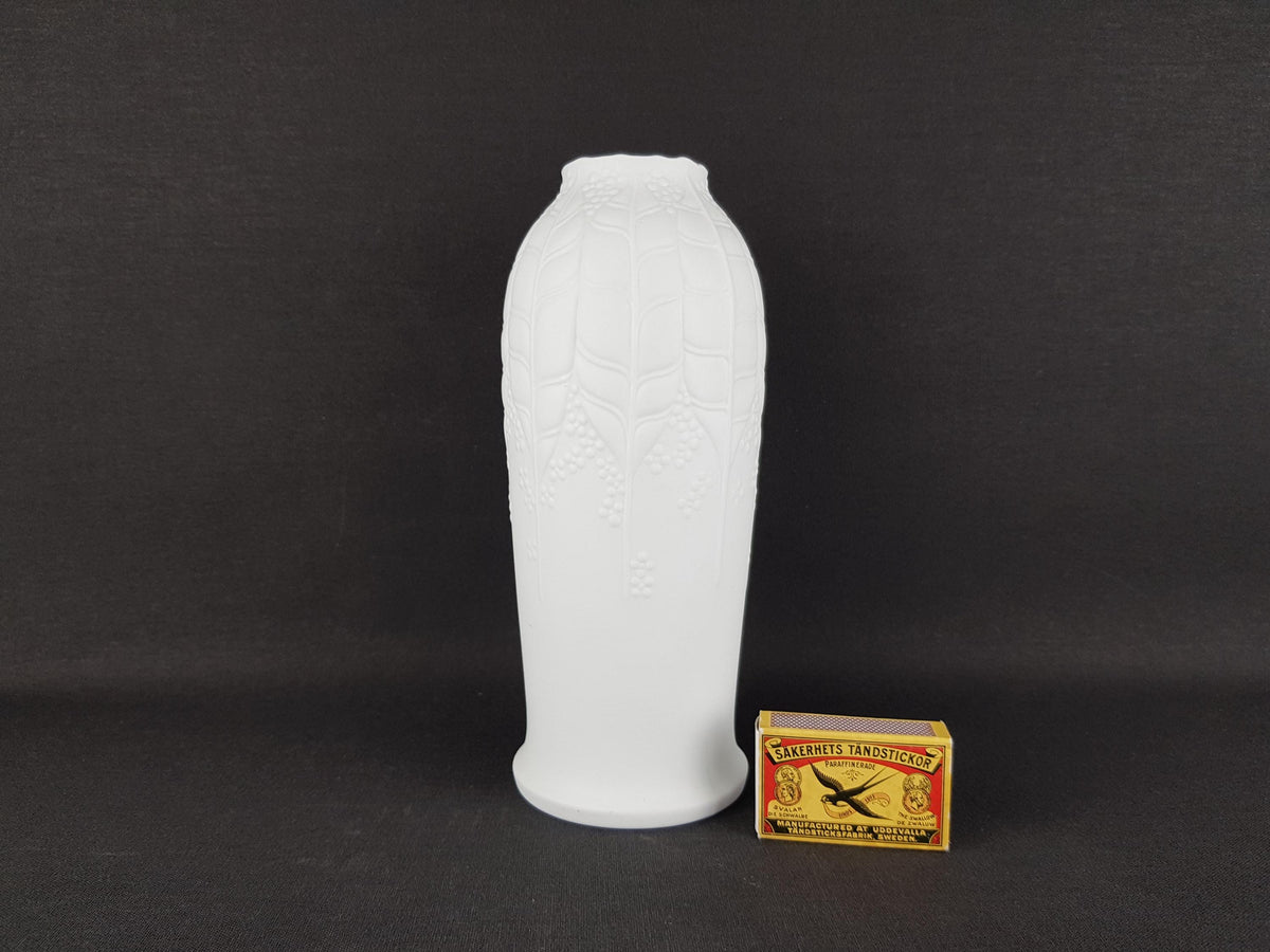 Vintage KERAFINA PORZELLAN White Porcelain Relief Decor Vase 5119/21 – Royal KPM Bavaria – West German Pottery Bavaria 1960s 1970s
